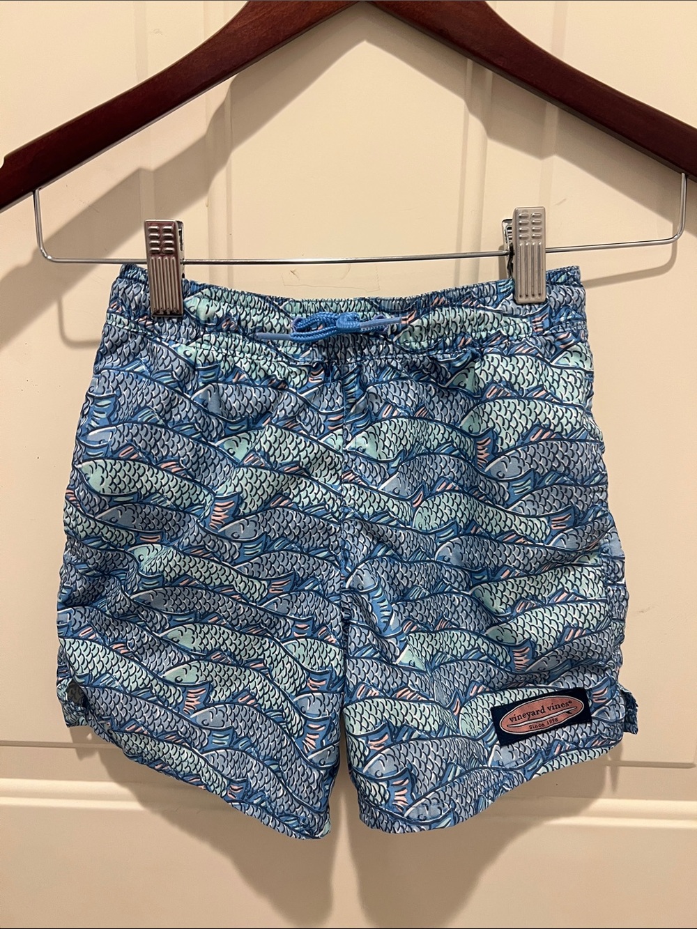 Vineyard Vines boys  Light Blue Fish-Print Swim Shorts size 5